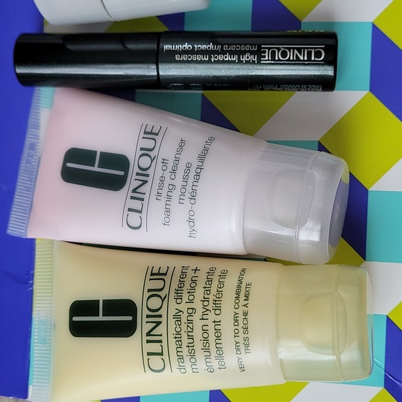 4 pc. Clinique gift set /New - Picture 2 of 6